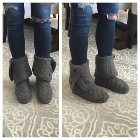 UGG Cardigan Boots in Navy 💙 - Picture 11 of 12